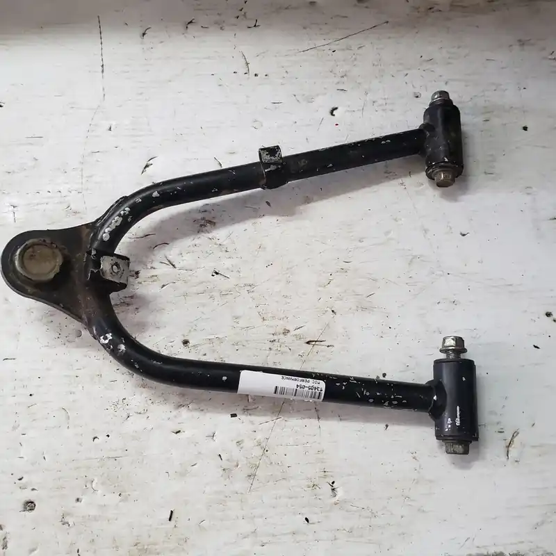 A-Arm - Upper Right. - 3405-054 ARCTIC CAT Livraison Mondiale